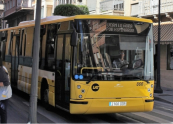La huelga del transporte entra en una semana decisiva con la Romería de la Fuensanta en el horizonte