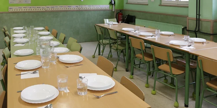 Sanidad investiga la aparición de larvas en la pasta servida en un colegio de Murcia
