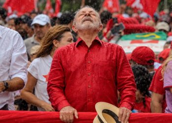 Lula derrota a Flávio Bolsonaro en una remontada histórica y conquista su cuarto mandato