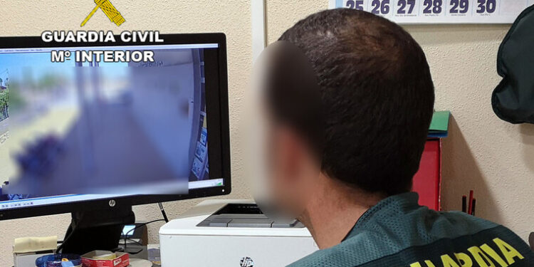 Siete jóvenes detenidos por la agresión al portero de un local de ocio en Alhama